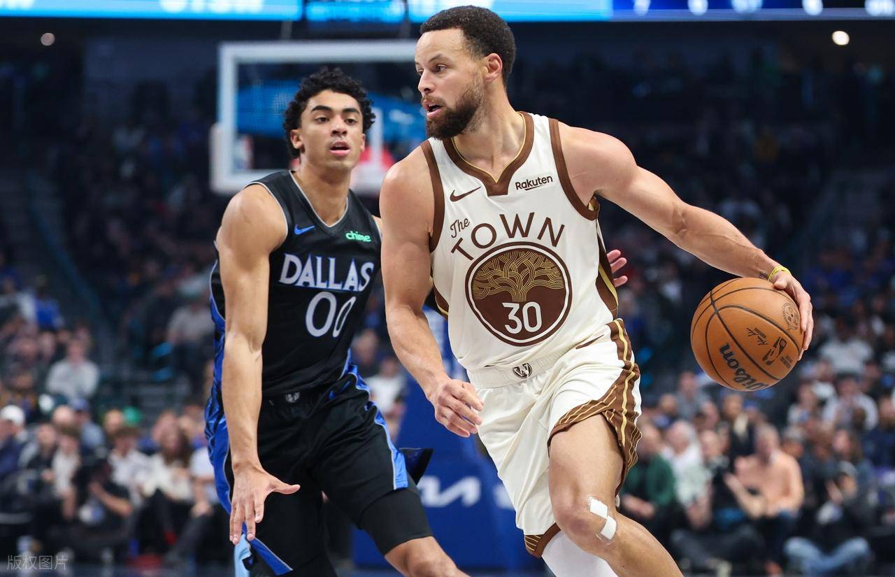 刚刚！库里爆冷击败巴黎圣日耳曼辽宁本钢清晨篮板制胜，切尔西围绕欧联官宣签约的简单介绍